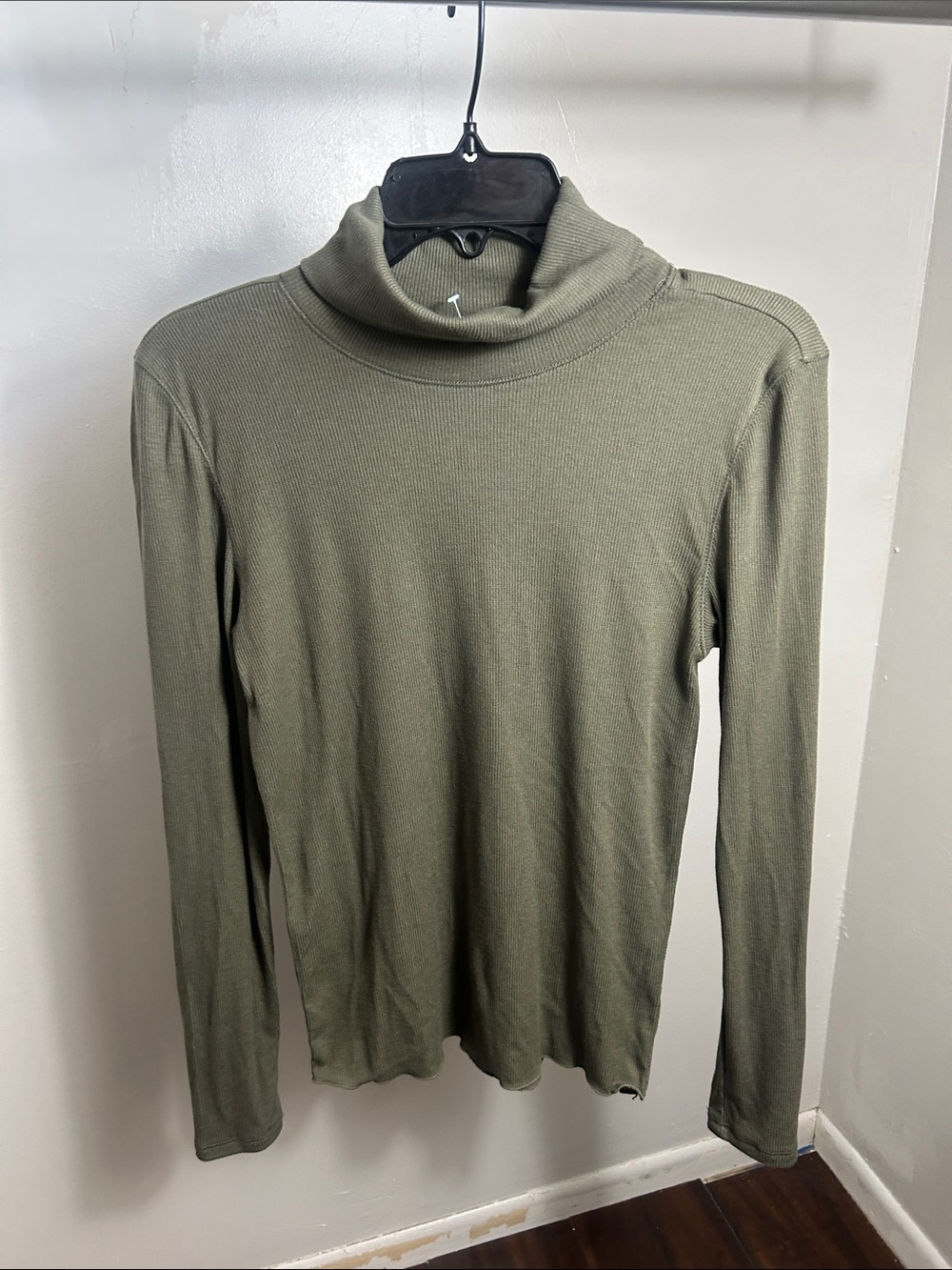 Planet Gold Olive Green Ribbed Turtleneck Long Sleeve Top L NWT